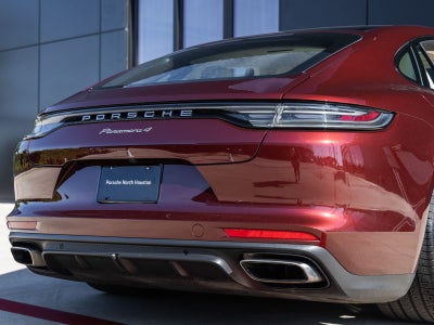 2022 Porsche Panamera 4