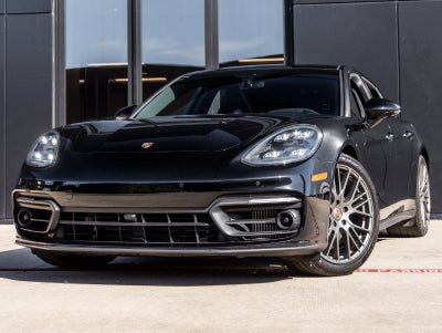 2023 Porsche Panamera 4 Platinum Edition