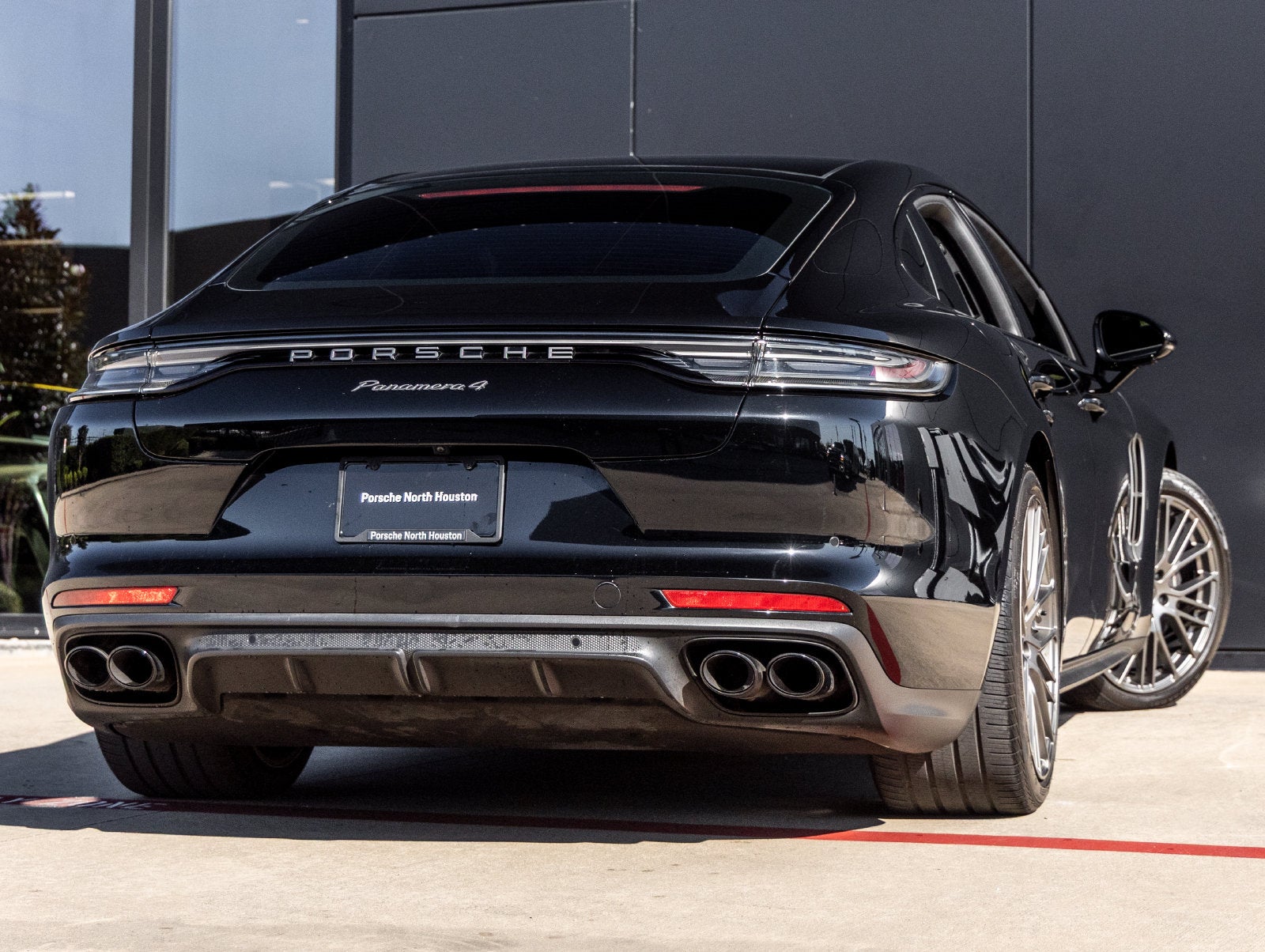 2023 Porsche Panamera 4 Platinum Edition