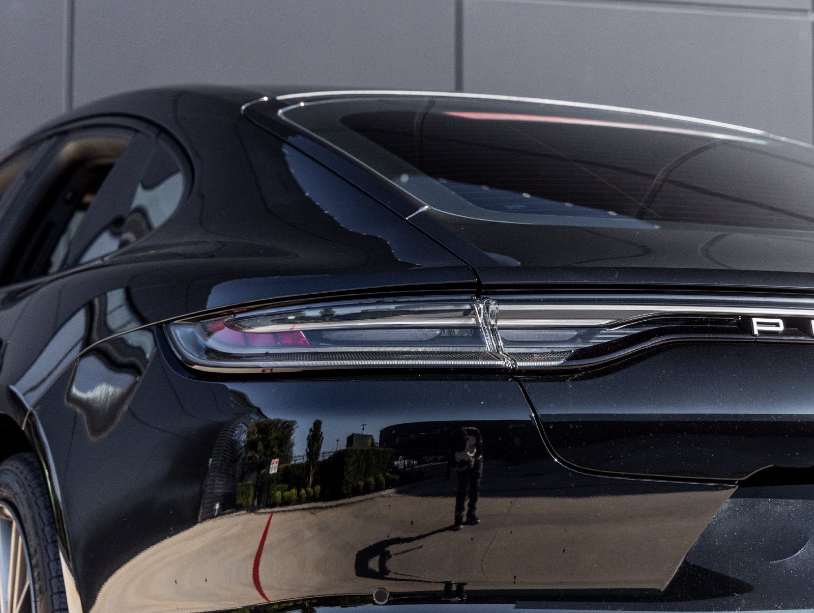 2023 Porsche Panamera 4 Platinum Edition