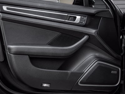 2023 Porsche Panamera 4 Platinum Edition