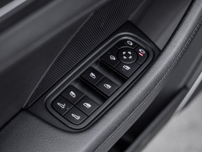 2023 Porsche Panamera 4 Platinum Edition