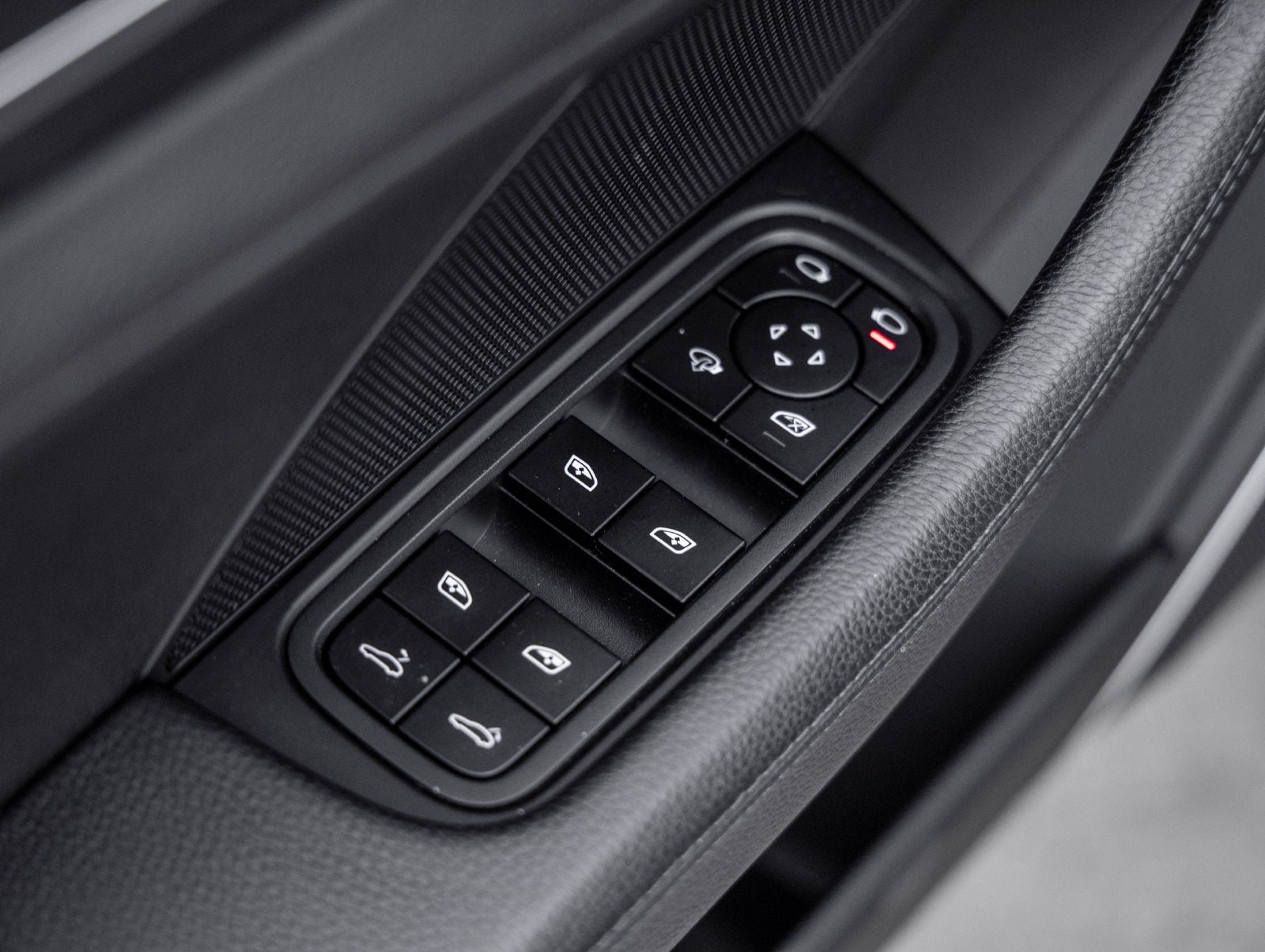 2023 Porsche Panamera 4 Platinum Edition