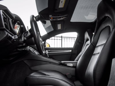 2023 Porsche Panamera 4 Platinum Edition