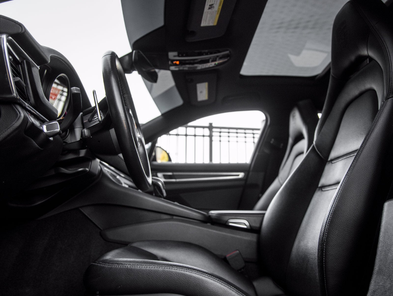 2023 Porsche Panamera 4 Platinum Edition