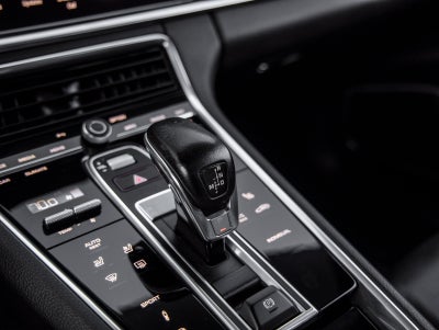 2023 Porsche Panamera 4 Platinum Edition