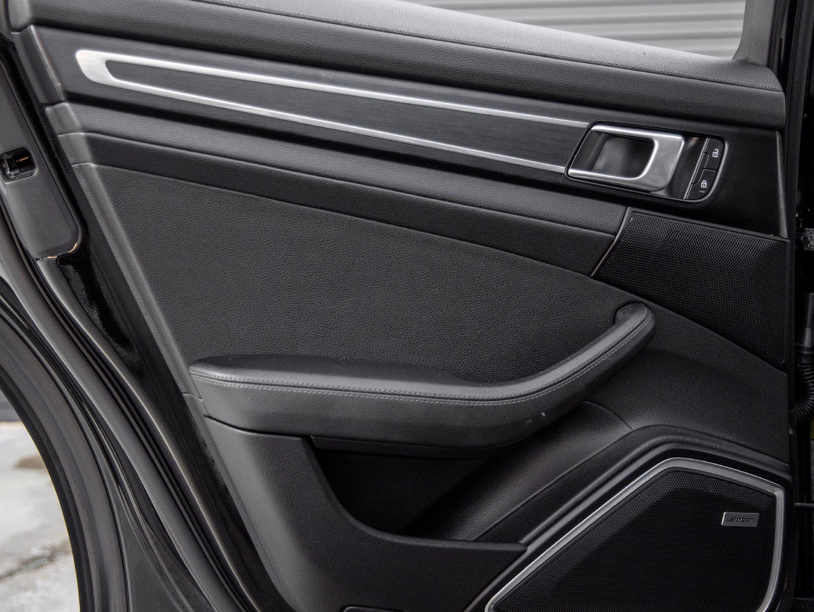 2023 Porsche Panamera 4 Platinum Edition