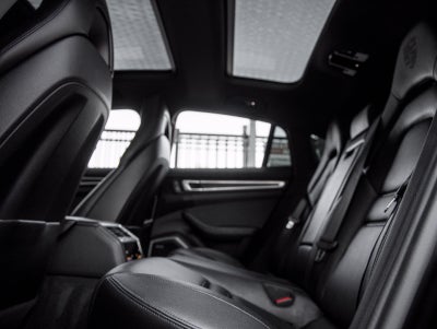 2023 Porsche Panamera 4 Platinum Edition