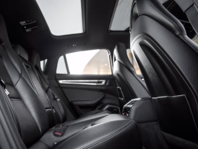 2023 Porsche Panamera 4 Platinum Edition