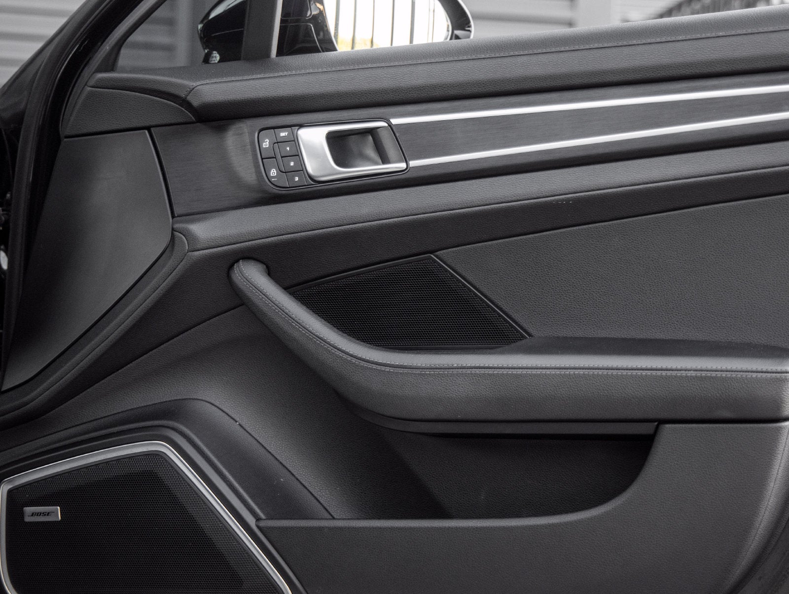 2023 Porsche Panamera 4 Platinum Edition