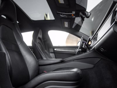 2023 Porsche Panamera 4 Platinum Edition