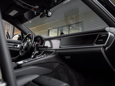2023 Porsche Panamera 4 Platinum Edition