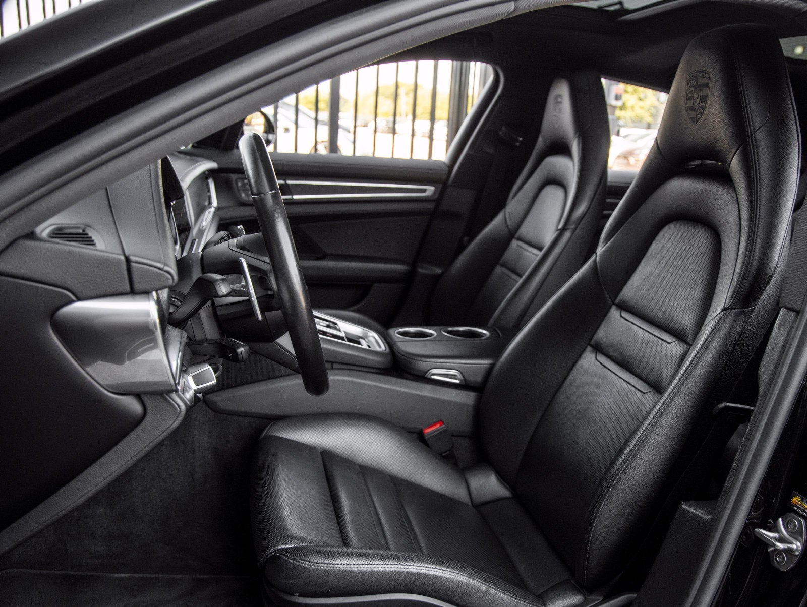 2023 Porsche Panamera 4 Platinum Edition