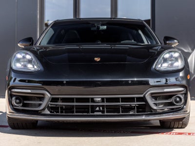 2023 Porsche Panamera 4 Platinum Edition