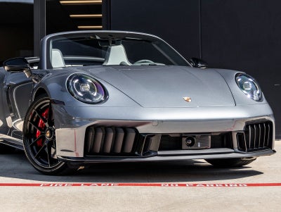 2026 Porsche 911 Carrera GTS Cabriolet