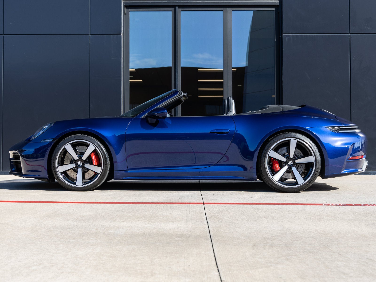 2026 Porsche 911 Carrera 4S Cabriolet