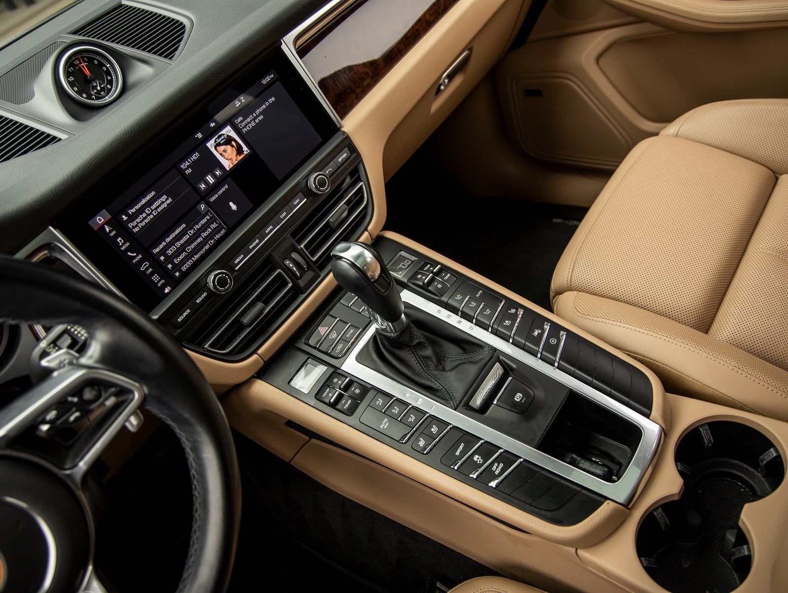 2021 Porsche Macan Macan