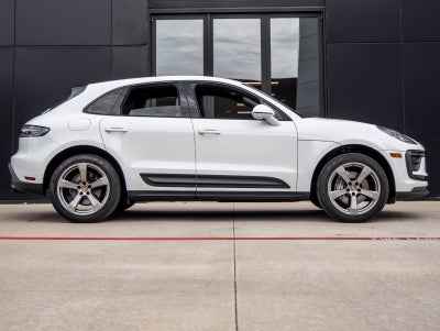 2023 Porsche Macan Base