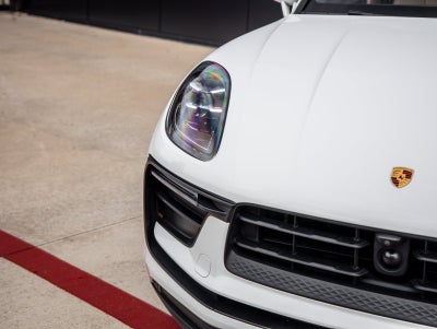 2023 Porsche Macan Base