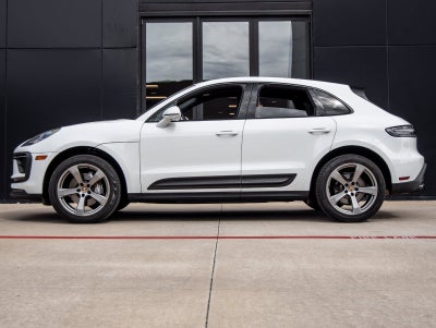 2023 Porsche Macan Base