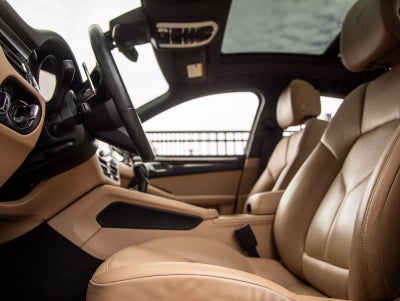 2023 Porsche Macan Base