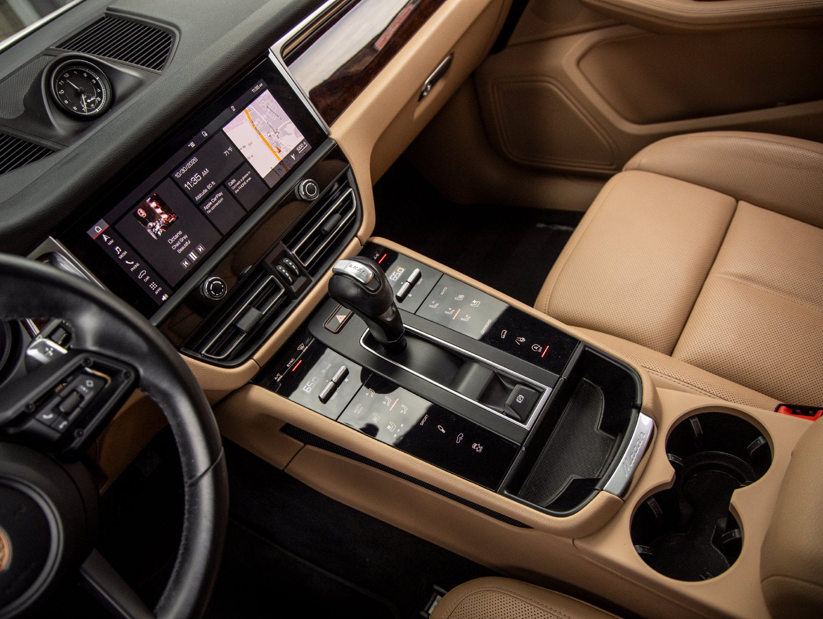 2023 Porsche Macan Base
