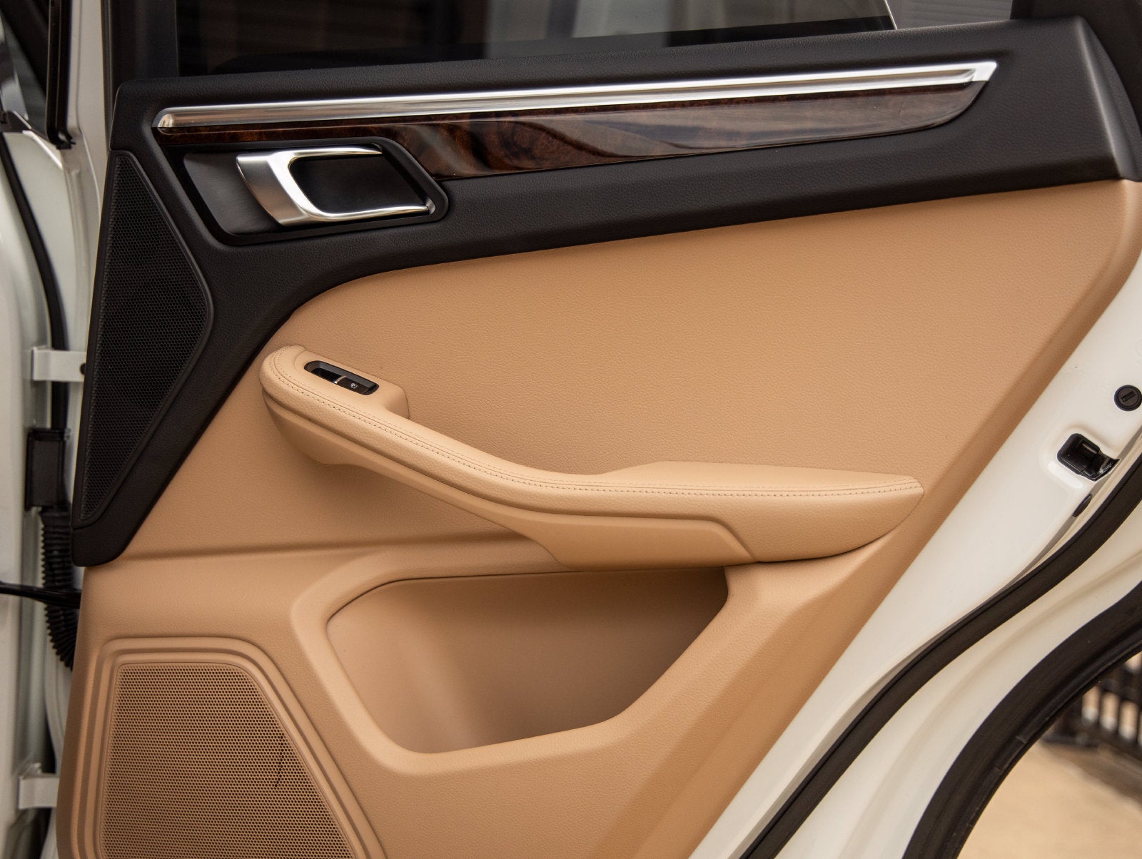 2023 Porsche Macan Base