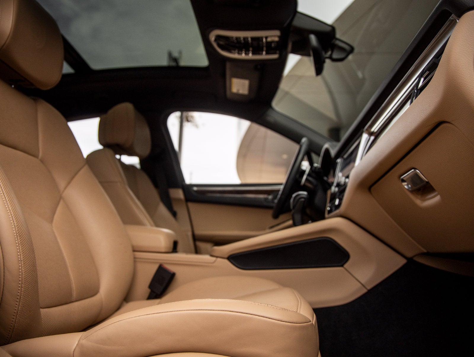 2023 Porsche Macan Base