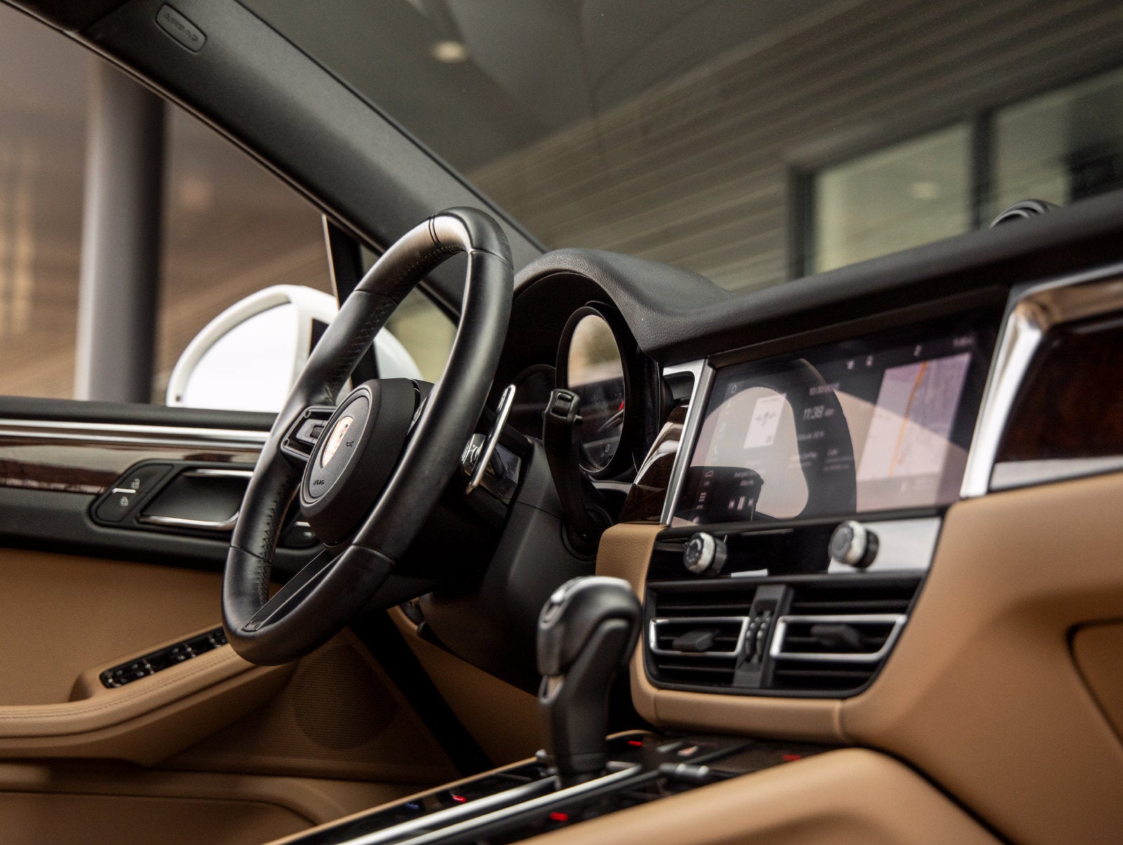 2023 Porsche Macan Base