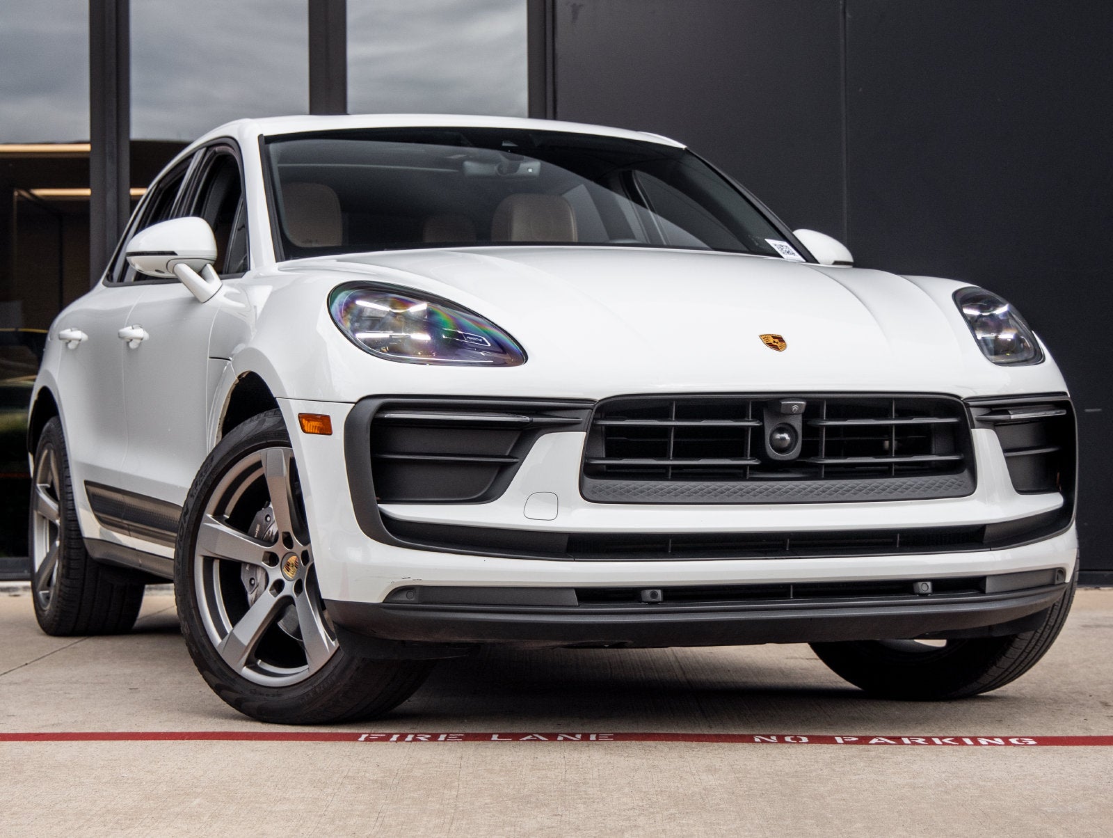 2023 Porsche Macan Base