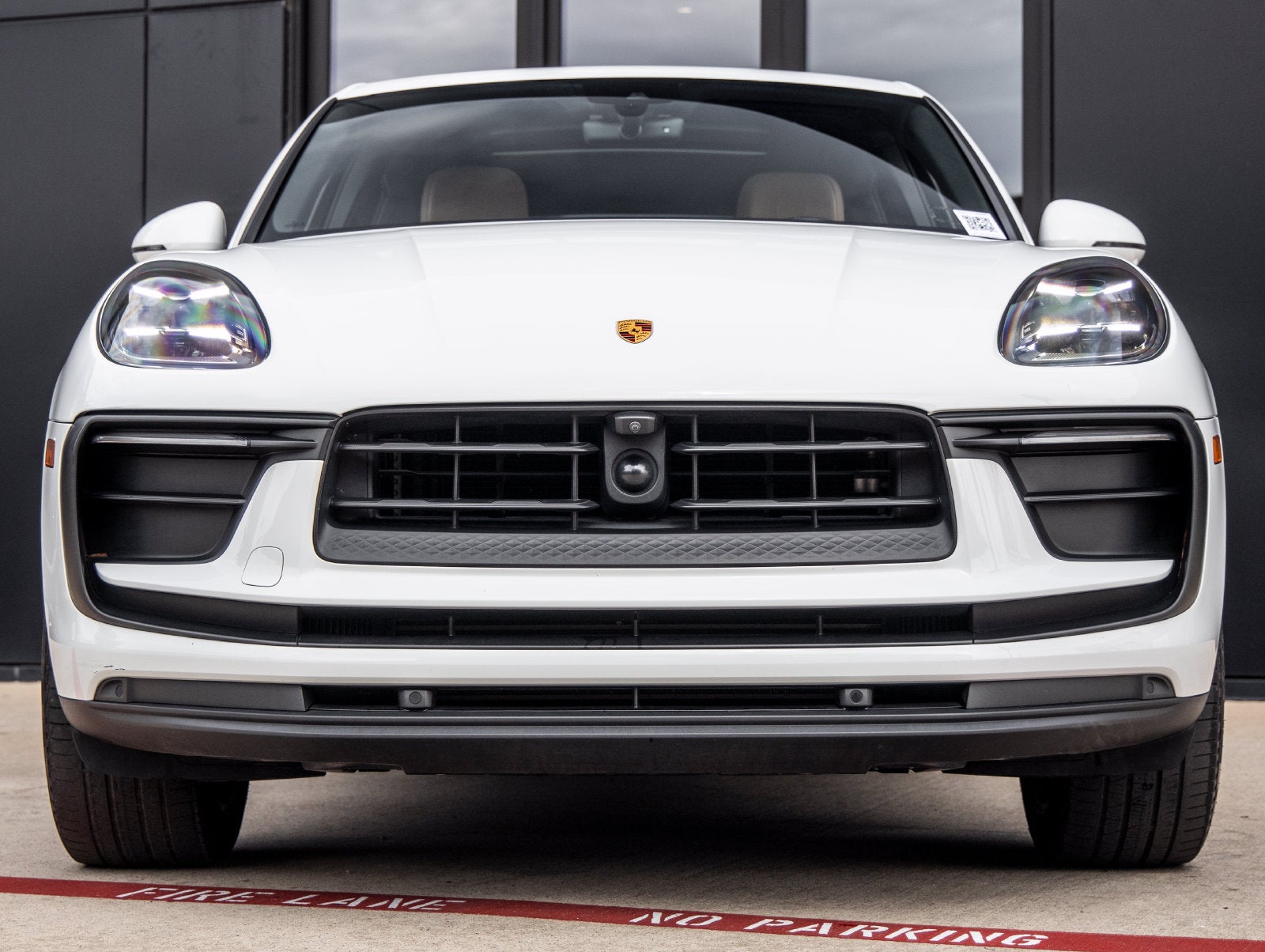 2023 Porsche Macan Base