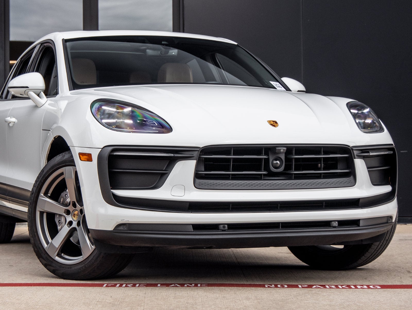 2023 Porsche Macan Base