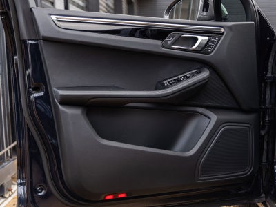 2023 Porsche Macan T