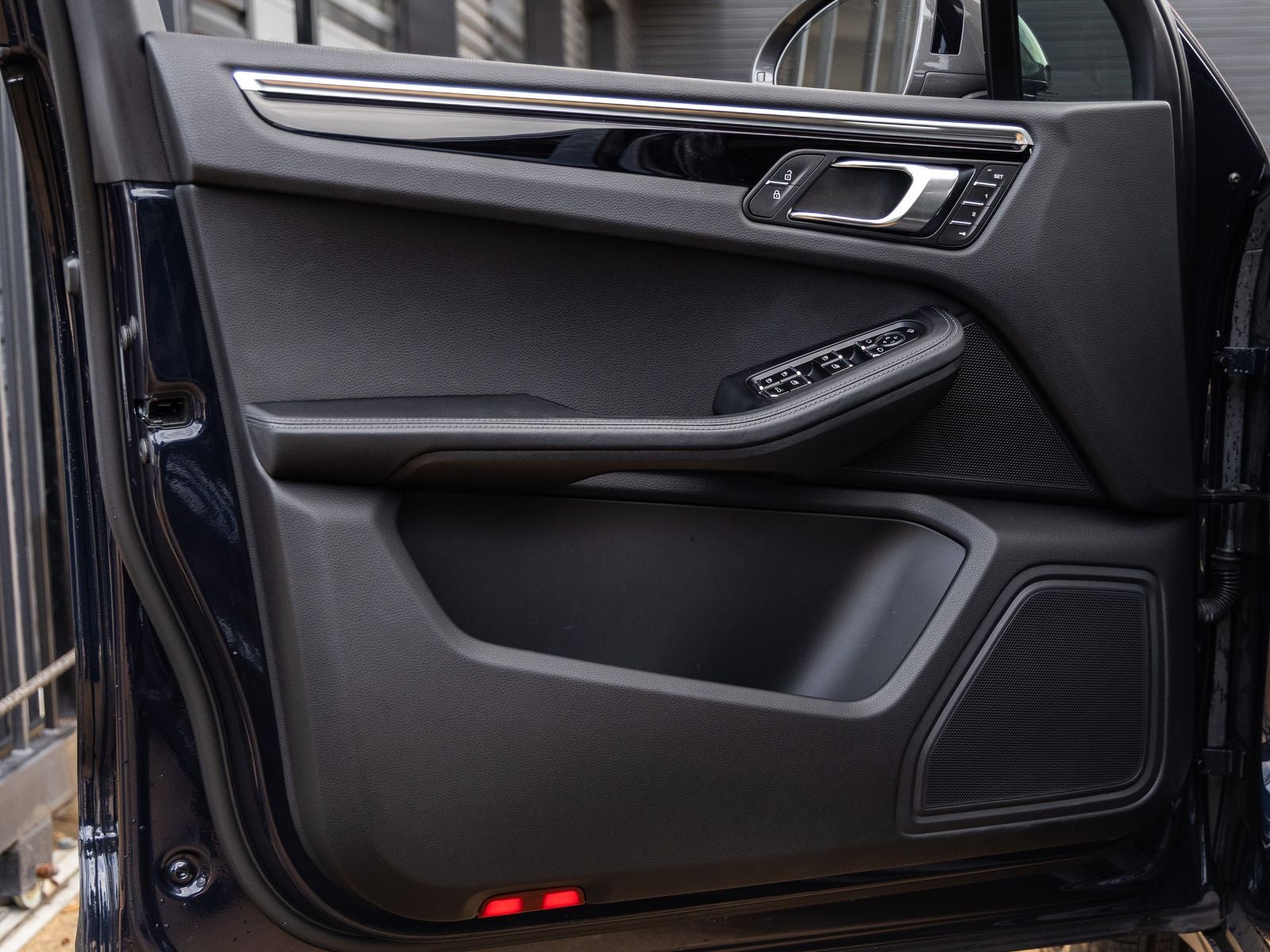 2023 Porsche Macan T