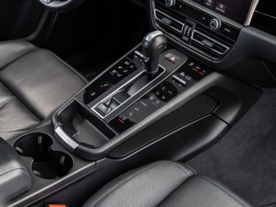 2023 Porsche Macan T