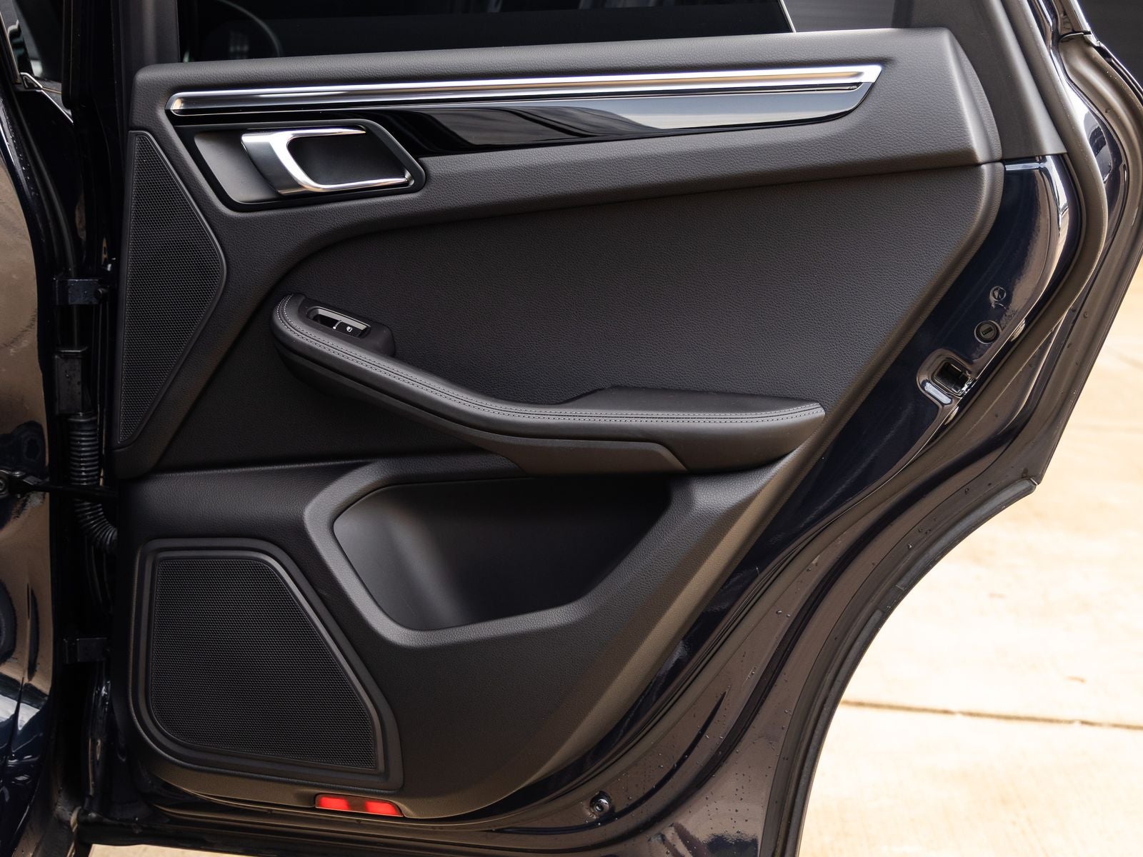 2023 Porsche Macan T