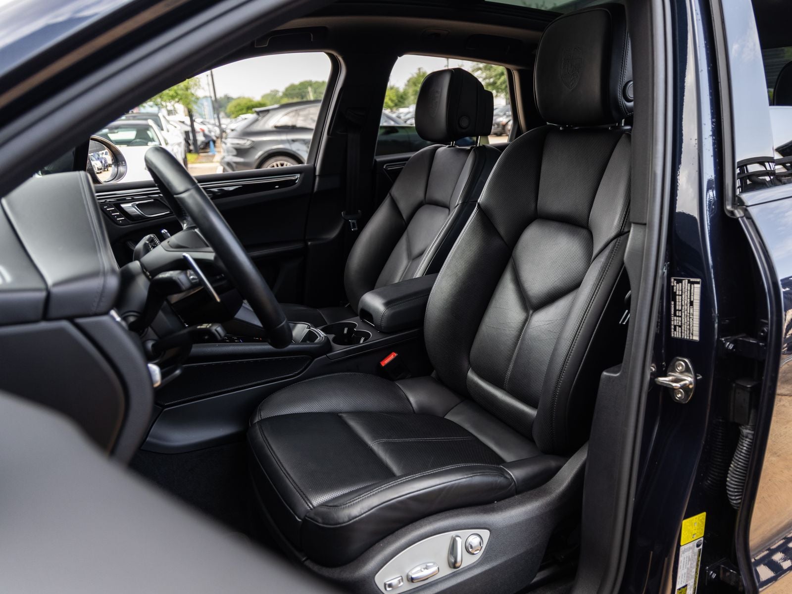 2023 Porsche Macan T