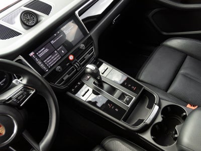2024 Porsche Macan AWD