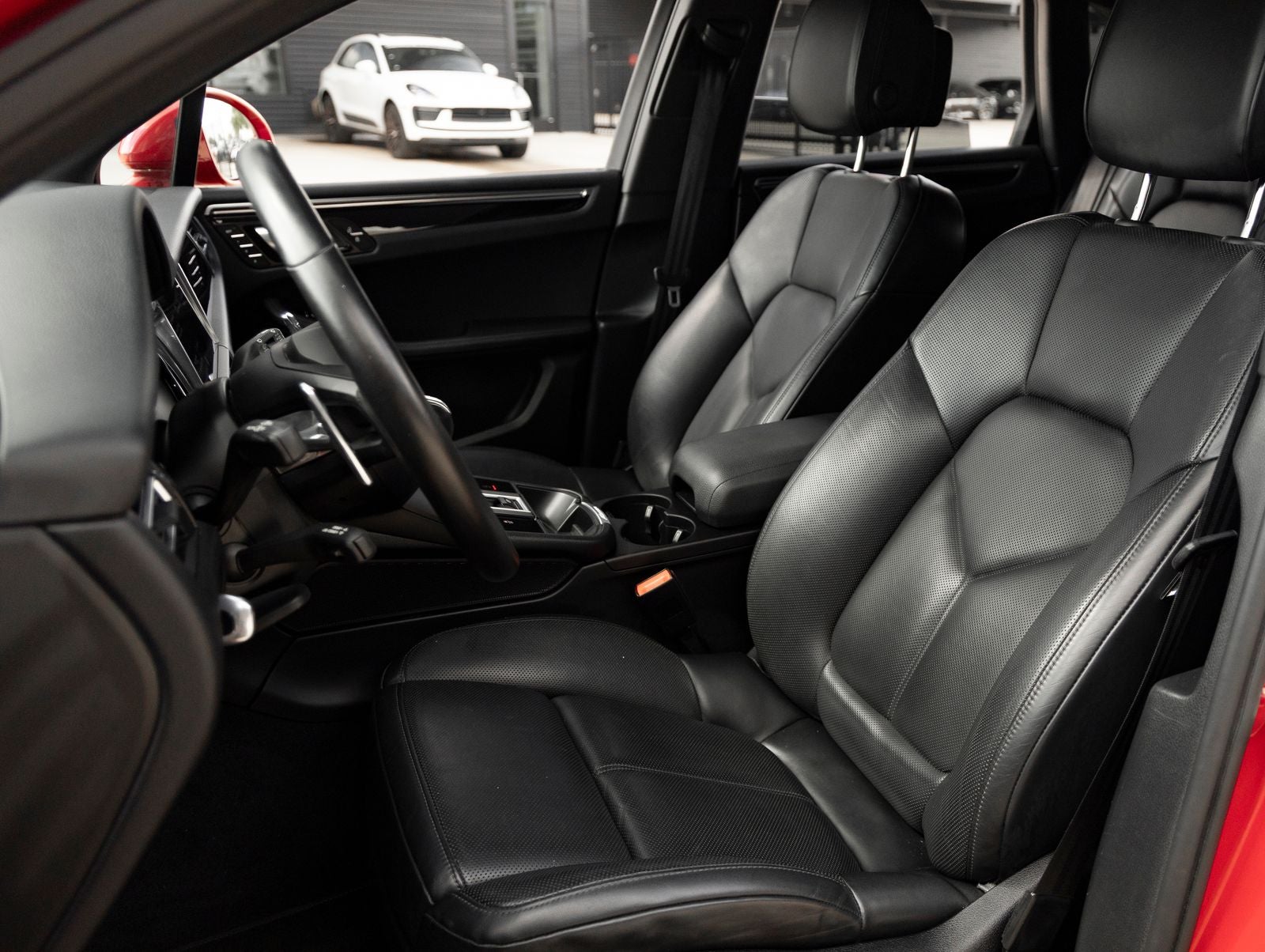 2024 Porsche Macan AWD