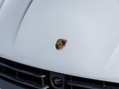 2026 Porsche Macan AWD