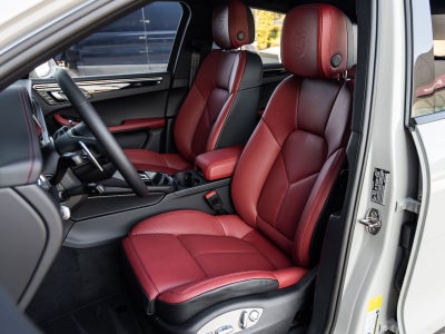 2026 Porsche Macan AWD