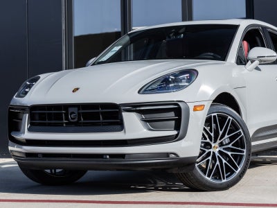 2026 Porsche Macan AWD