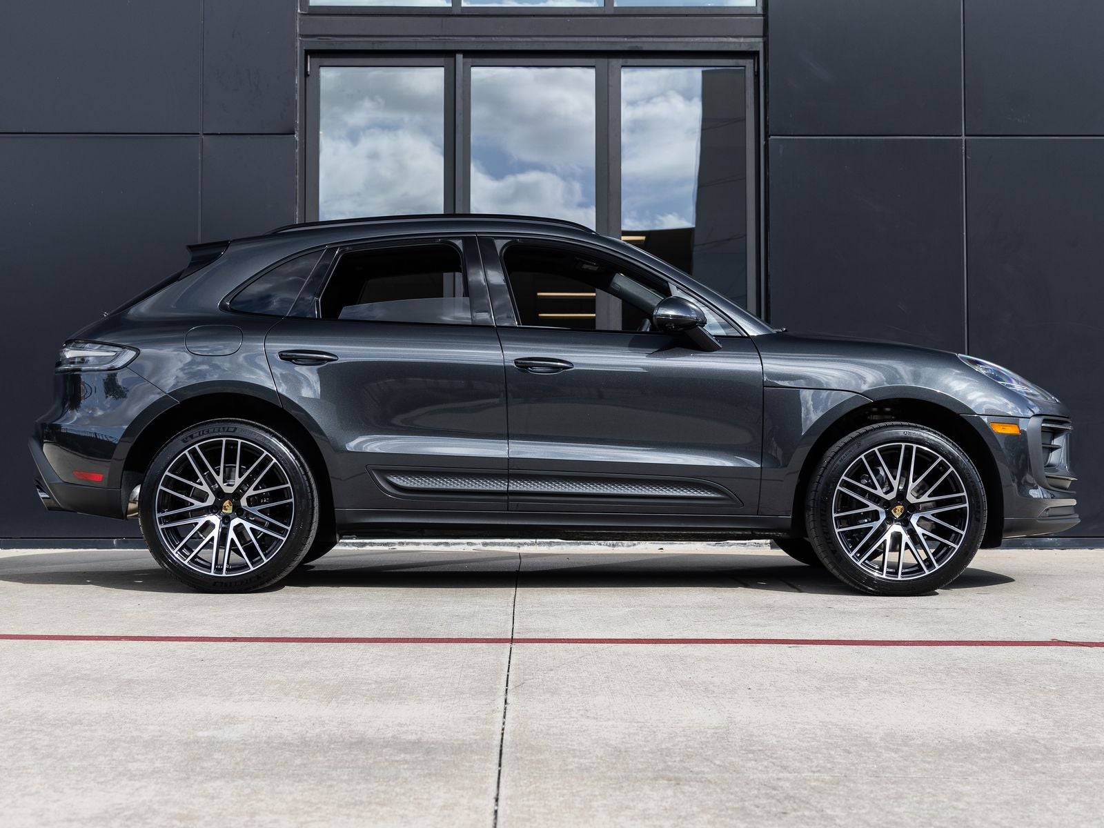 2026 Porsche Macan AWD