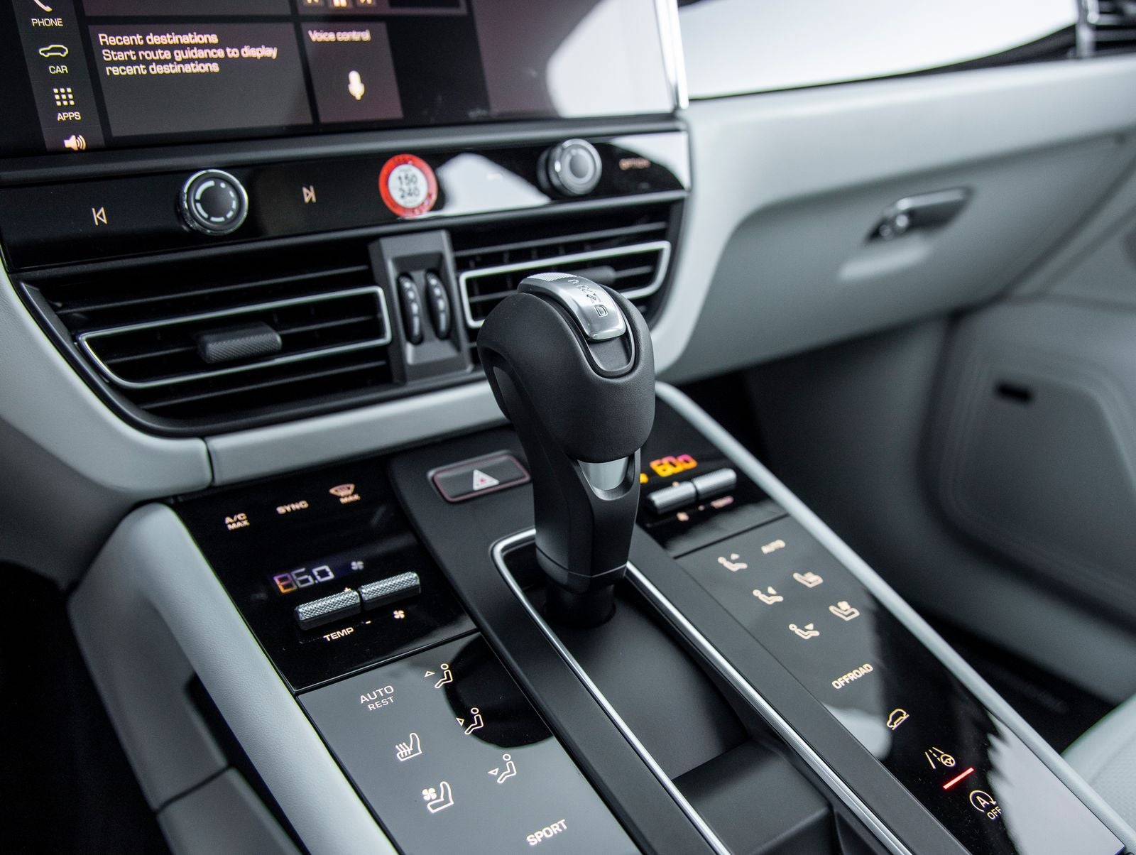 2026 Porsche Macan Base