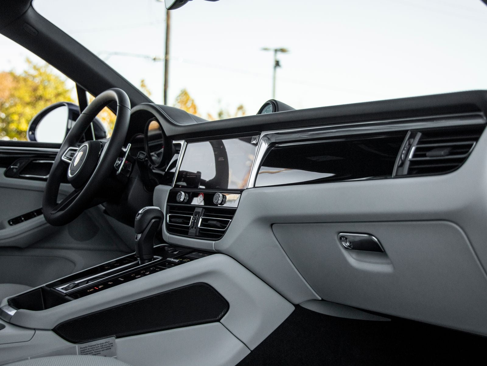 2026 Porsche Macan Base