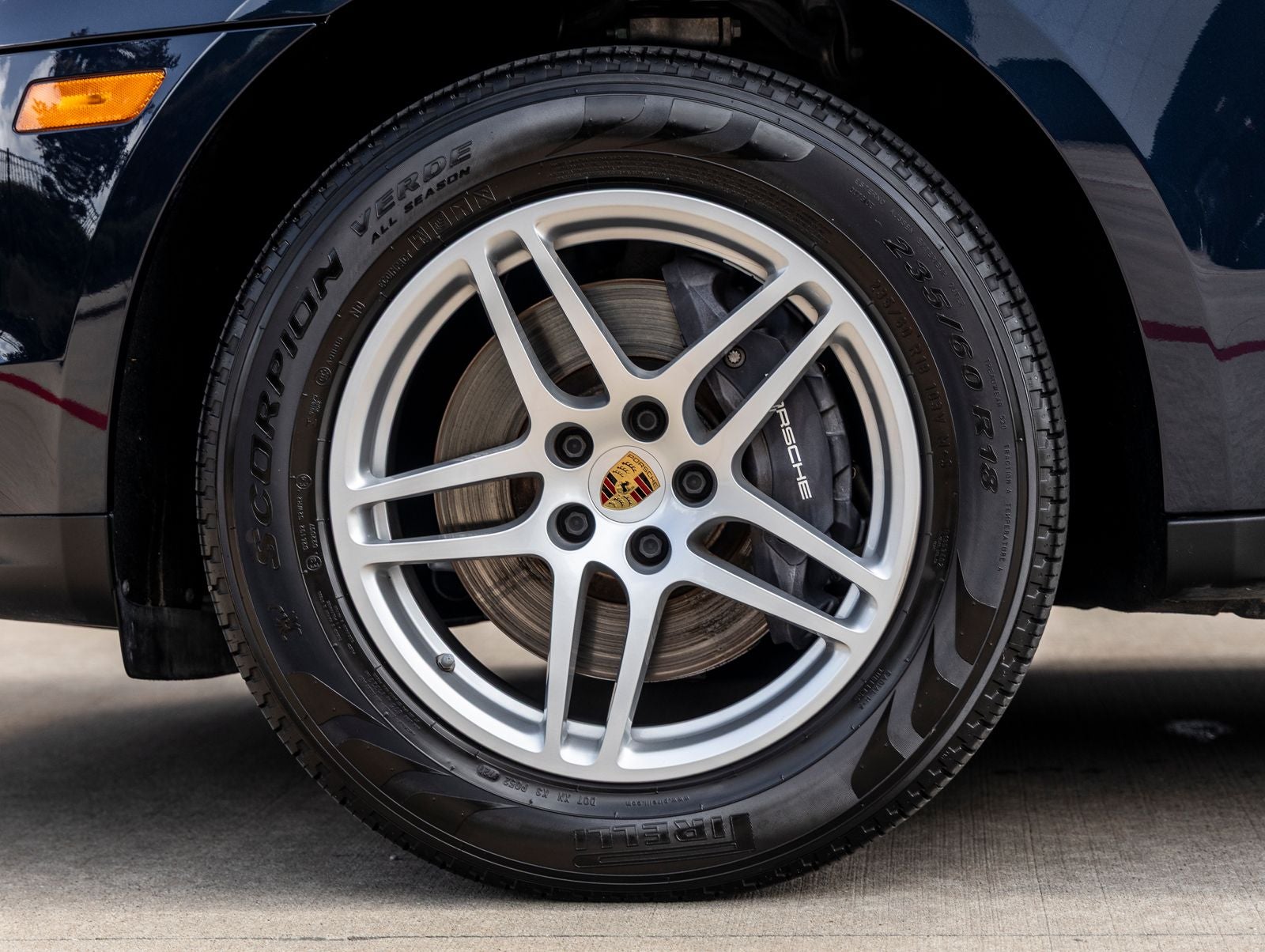 2021 Porsche Macan Macan