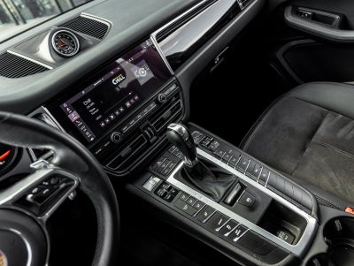 2021 Porsche Macan Macan