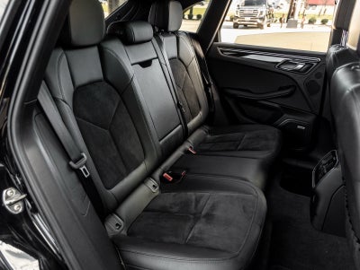 2021 Porsche Macan Macan