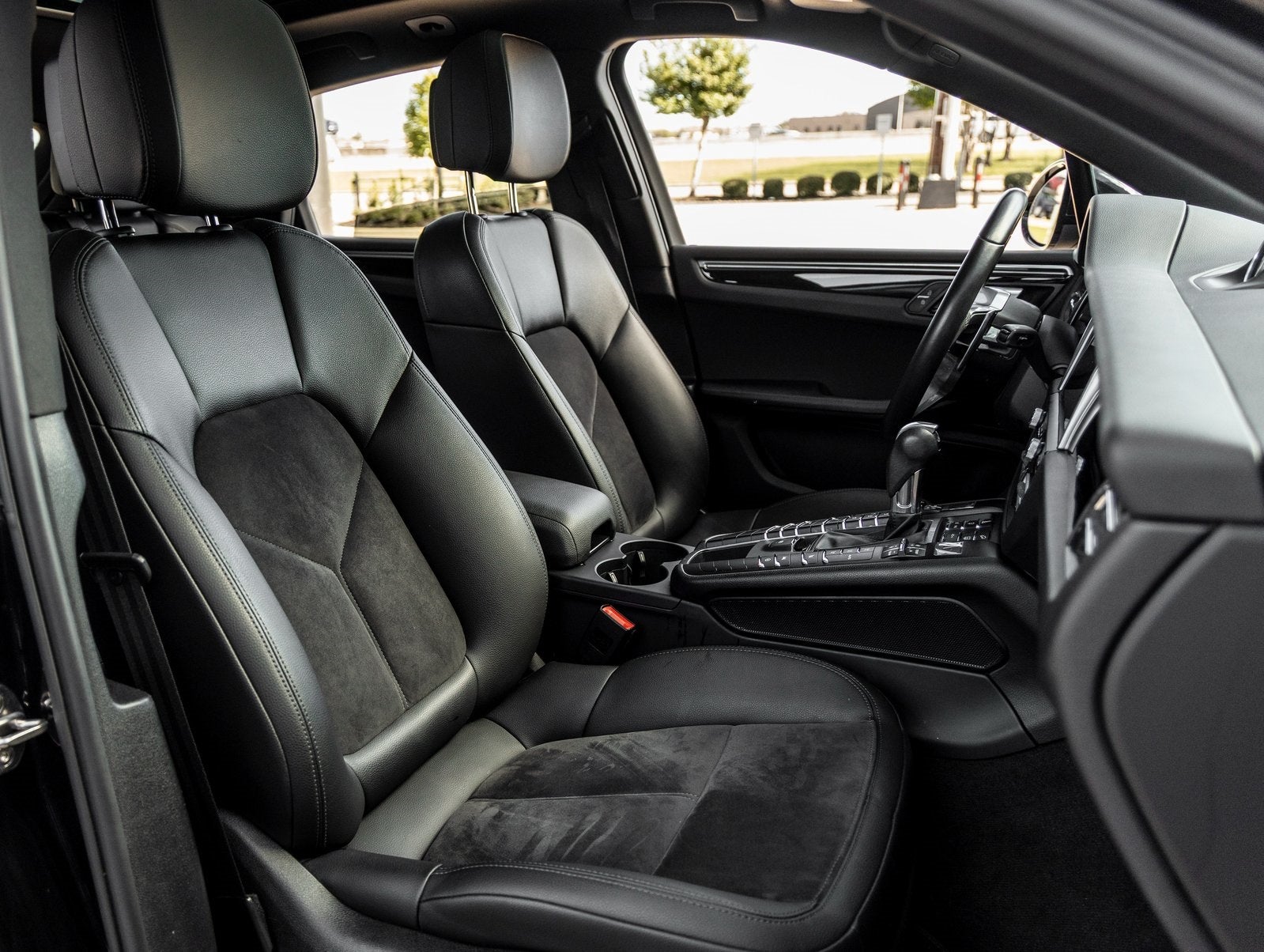 2021 Porsche Macan Macan