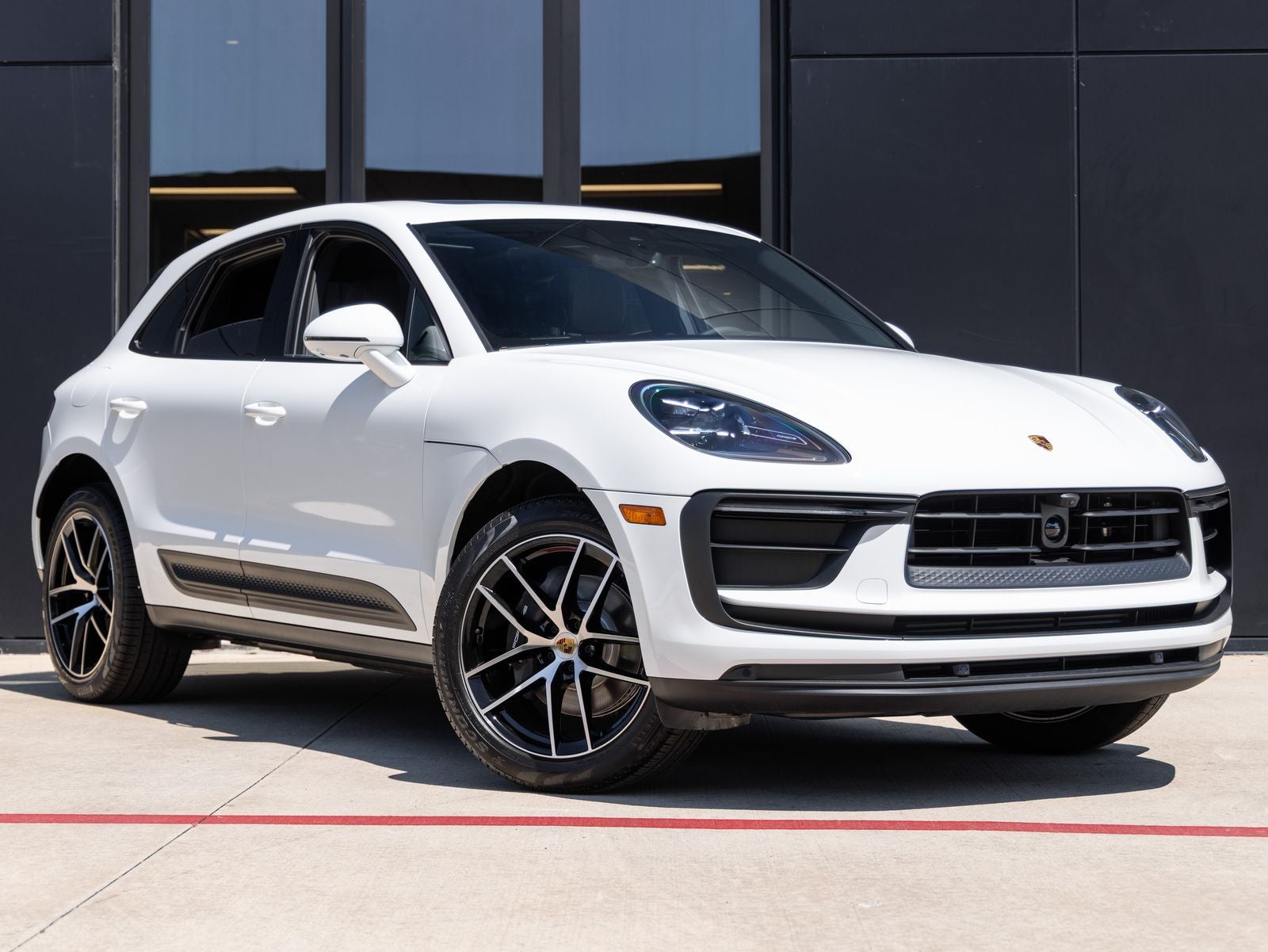 2026 Porsche Macan AWD